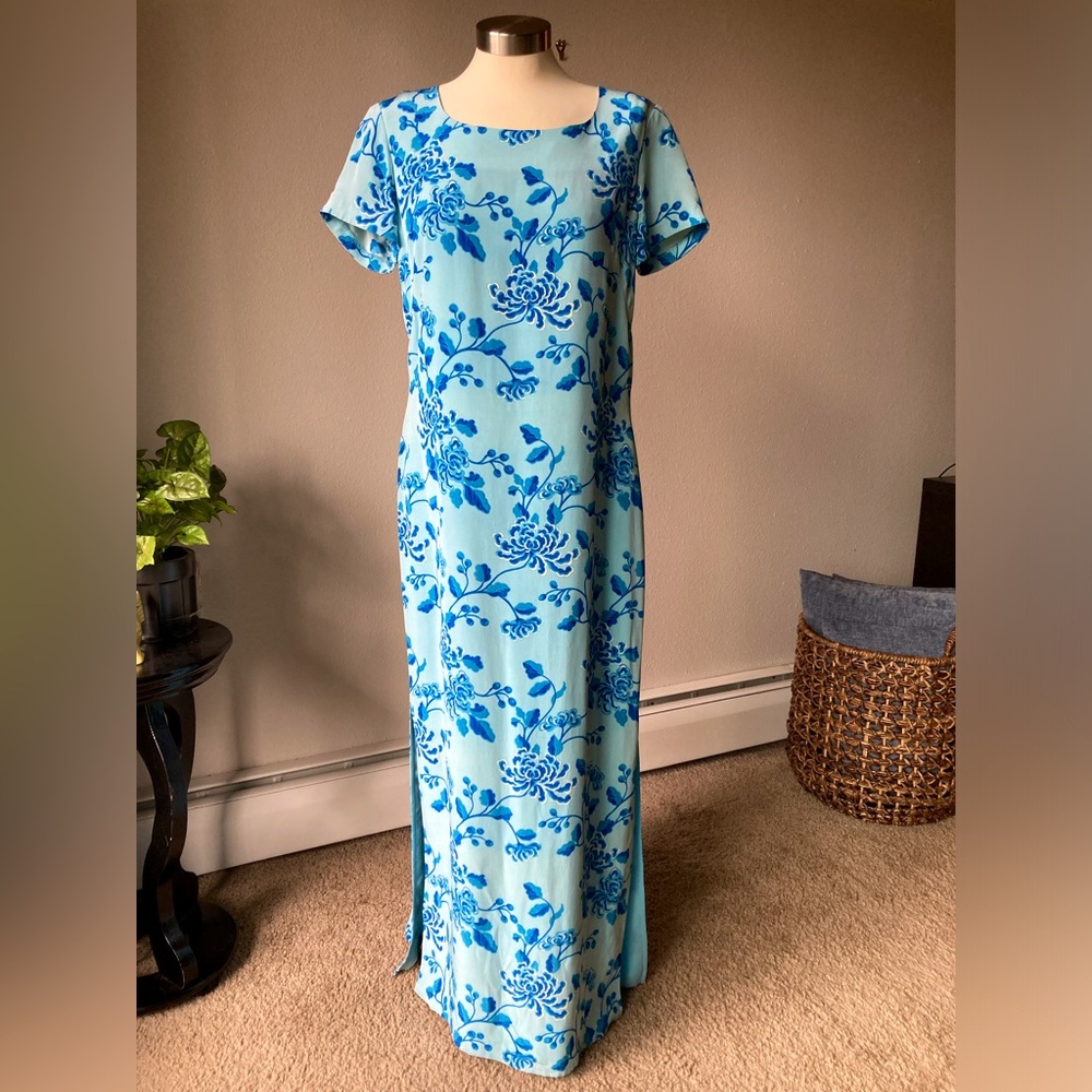 Beautiful silk Adrianna Papell 100% silk blue floral print maxi dress sz 10.